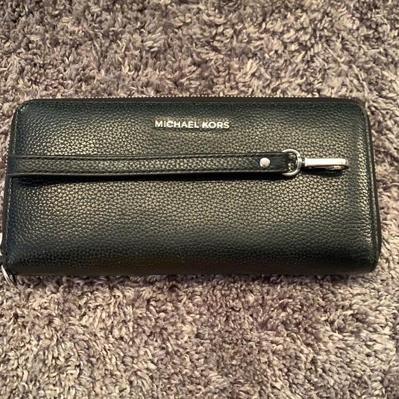 Michael Kors Wristlet Wallet - Picture 11 of 11